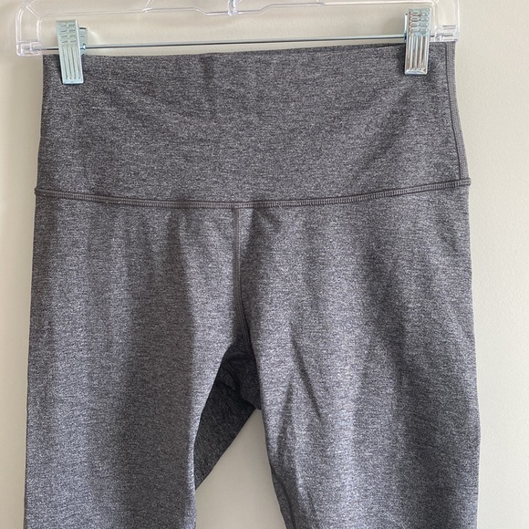 Lululemon wunder under high rise 21” crop leggings Sz 8 - Picture 3 of 7
